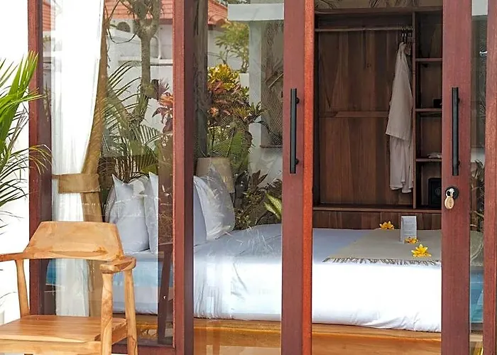 Evara Lifestyle By Aayan 4*