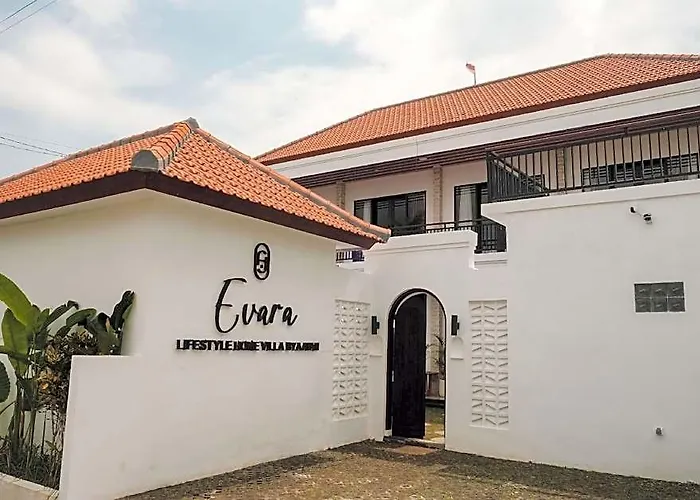 Evara Lifestyle By Aayan Otel 4*